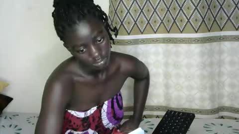 petitte_gyaal online show from November 14, 6:30 pm