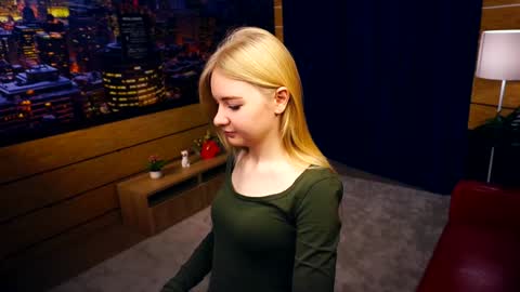 Hann G. Jones online show from December 3, 7:08 am