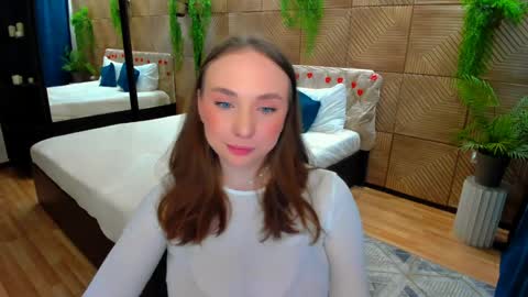 Emelie online show from April 10, 4:35 pm