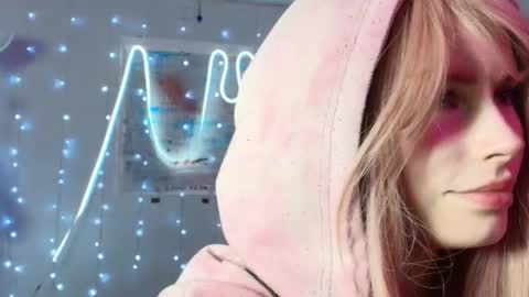 Snapshot of piera_ chatting on October 3, 6:13 pm Piera online show from October 3, 6:13 pm