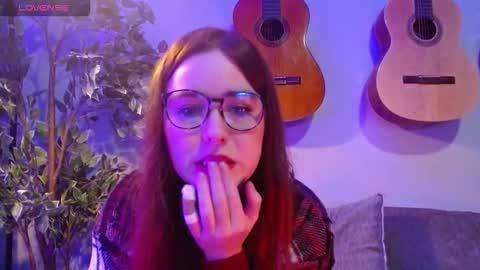 PilloGoddess online show from December 22, 8:17 am