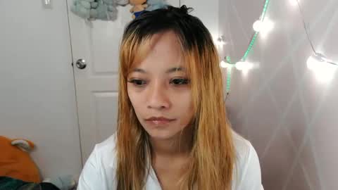 pinay beauty14 online show from January 17, 11:40 pm