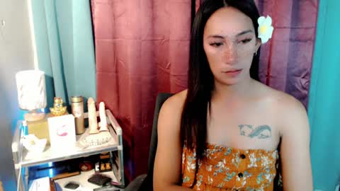lucyLove online show from July 18, 3:21 am
