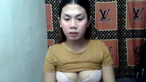 pinayloving_bella online show from July 26, 10:23 am