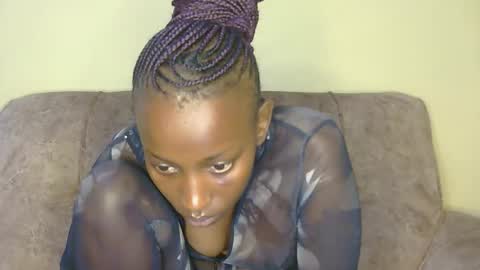 pink_cushy online show from April 21, 11:28 am