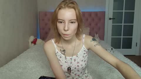 pink_lila18 online show from February 3, 1:59 am