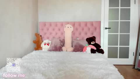 Snapshot of pink_lila18 chatting on October 3, 8:30 am pink_lila18 online show from October 3, 8:30 am