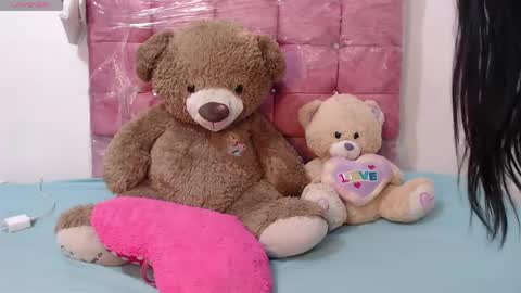 pink_love_25 online show from June 7, 7:15 am