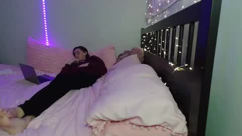 Snapshot of pink_tv chatting on October 30, 2:03 am pink_tv online show from October 30, 2:03 am