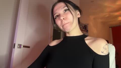 pinkdollylovv online show from November 2, 9:40 pm