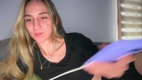 Pinkilola online show from April 19, 7:38 pm