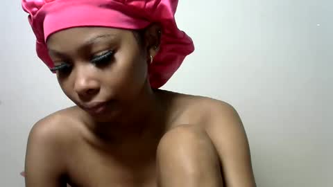 Snapshot of pinky_lov chatting on February 23, 5:45 pm pinky_lov online show from February 23, 5:45 pm