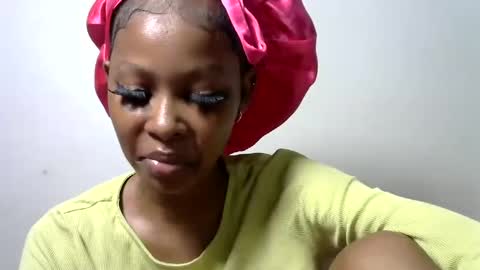 Snapshot of pinky_lov chatting on February 17, 12:05 pm pinky_lov online show from February 17, 12:05 pm
