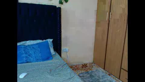 Pinky online show from December 9, 1:24 pm