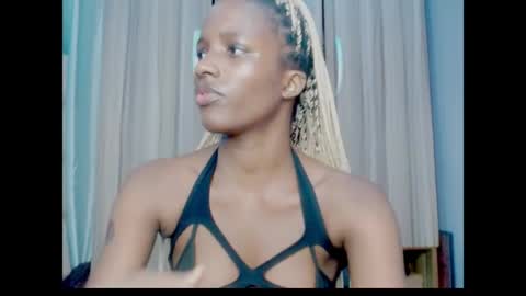 Ella online show from July 28, 4:39 pm