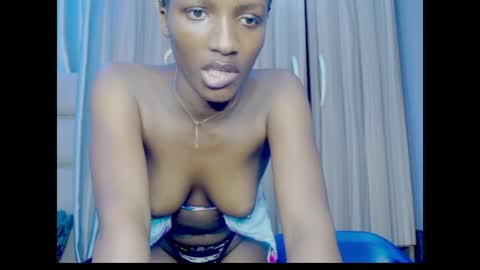 Ella online show from July 22, 11:00 am