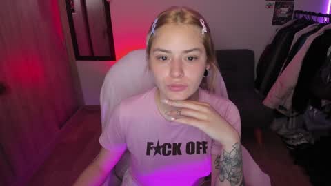 pixie online show from December 15, 12:18 am