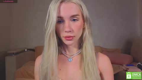 Emmy cheekslap and Edward online show from January 8, 6:01 pm