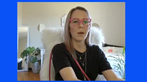 Lynn online show from February 12, 12:12 pm