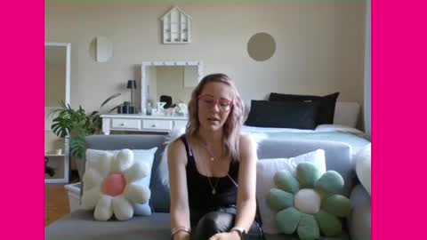 Lynn online show from February 28, 2:09 pm