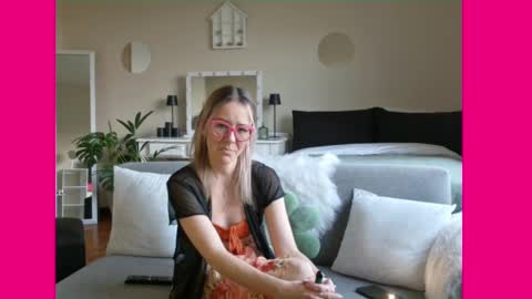 Lynn online show from February 24, 4:15 pm