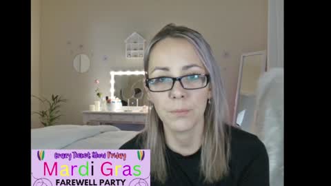 Lynn online show from December 11, 12:12 pm