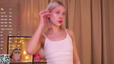 Snapshot of platinum_babe chatting on October 8, 1:59 pm Ennie online show from October 8, 1:59 pm
