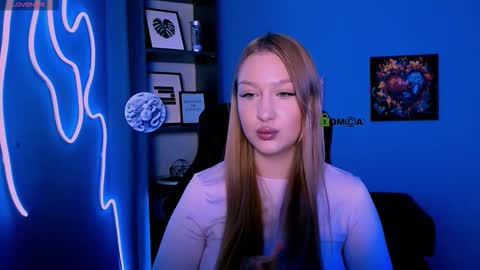 Sophie online show from November 30, 5:39 pm