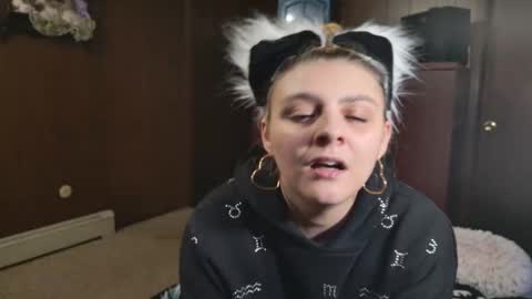 Playfulpixiee online show from January 1, 12:00 am