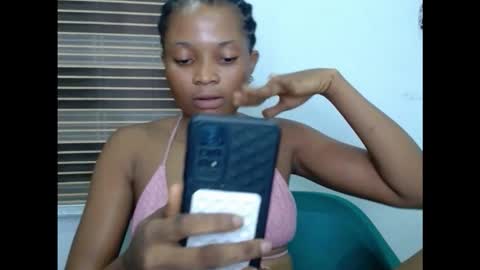 plumnjuicyx online show from December 3, 8:00 pm