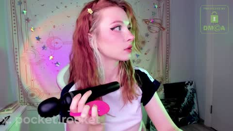 Snapshot of pocketrocket_ chatting on September 21, 11:25 pm pocketrocket_ online show from September 21, 11:25 pm