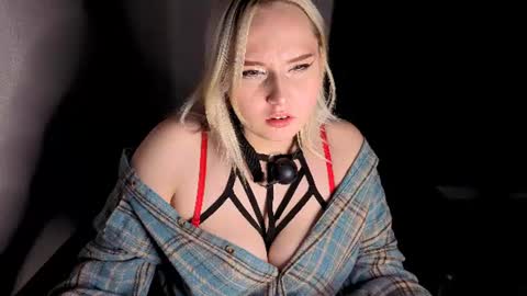 Mila online show from July 31, 2:51 pm