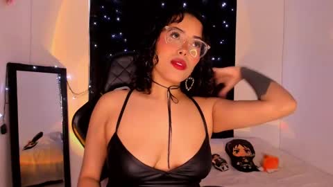 Snapshot of poison_willow chatting on January 2, 5:39 pm Willow Hours 12pm to 630pm Colombian time FRIDAY AND SUNDAY FREE DAYS online show from January 2, 5:39 pm
