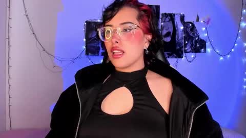 Snapshot of poison_willow chatting on October 1, 5:18 pm Willow Hours 12pm to 630pm Colombian time FRIDAY AND SUNDAY FREE DAYS online show from October 1, 5:18 pm