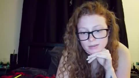 poisonivyy95 online show from April 21, 2:04 am