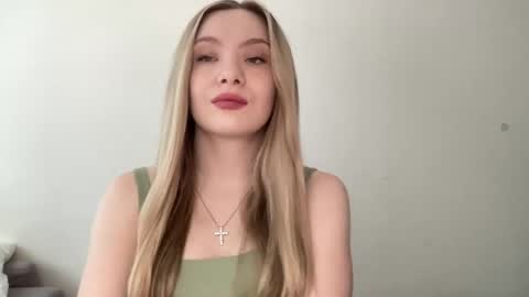 polishangel222 online show from June 12, 11:18 am