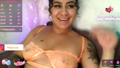Snapshot of pollycrush chatting on February 9, 3:32 am pollycrush online show from February 9, 3:32 am
