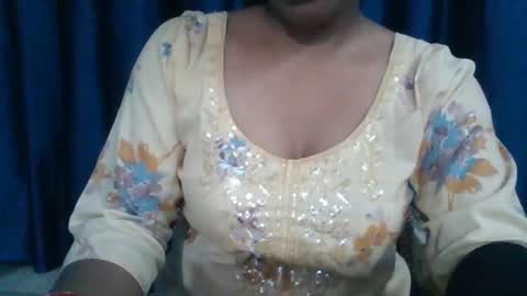 Snapshot of poojalady chatting on October 2, 4:50 am poojalady online show from October 2, 4:50 am