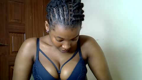pookie245909 online show from June 19, 1:25 pm