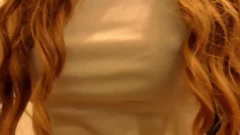 Snapshot of poppybloopy chatting on September 23, 6:17 pm April online show from September 23, 6:17 pm