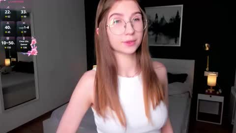 Elizabeth online show from November 17, 7:25 pm