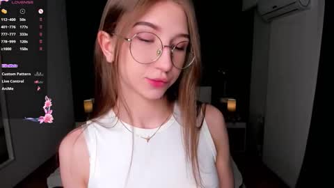 Elizabeth online show from February 19, 7:35 pm