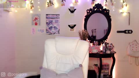 Snapshot of posigore chatting on December 23, 6:48 pm Anna Goth independient model online show from December 23, 6:48 pm