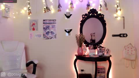 Snapshot of posigore chatting on December 17, 6:53 pm Anna Goth independient model online show from December 17, 6:53 pm