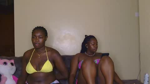 Snapshot of preetycookie chatting on February 7, 3:41 pm Lilly online show from February 7, 3:41 pm