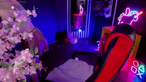 Lady vikki  online show from April 24, 7:11 am