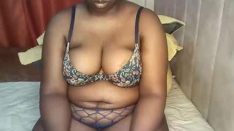 Snapshot of pretty_bums chatting on October 16, 4:31 pm chichi online show from October 16, 4:31 pm