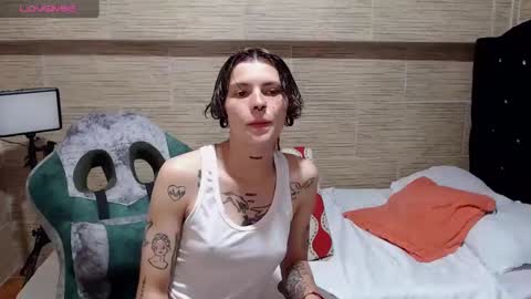 Snapshot of pretty_cristal22 chatting on February 2, 10:39 pm pretty_cristal22 online show from February 2, 10:39 pm