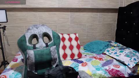 Snapshot of pretty_cristal22 chatting on January 7, 11:56 pm pretty_cristal22 online show from January 7, 11:56 pm