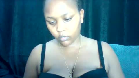pretty_dee1 online show from May 11, 4:04 pm